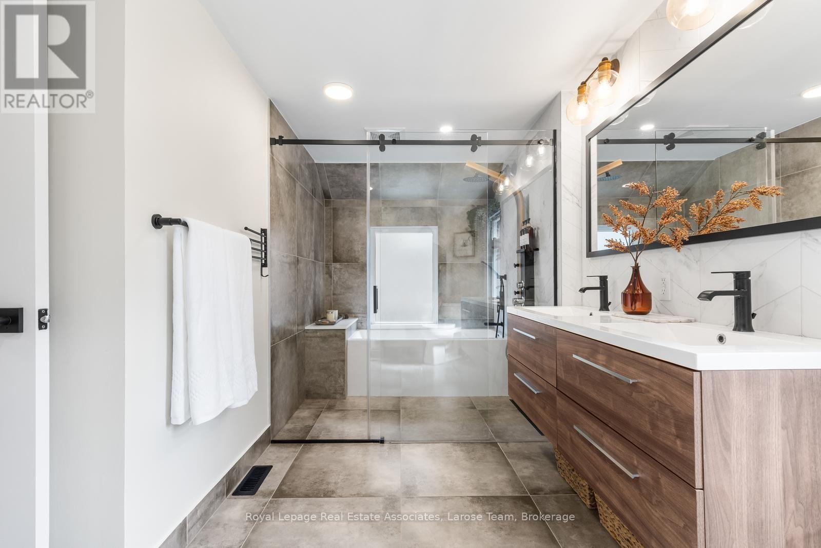 28 Thirtieth Street, Toronto, Ontario  M8W 3B6 - Photo 22 - W13714404