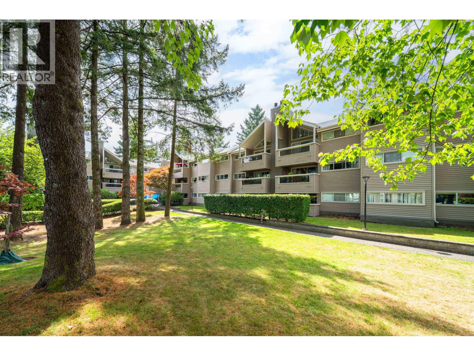 307 932 ROBINSON STREET, Coquitlam, British Columbia