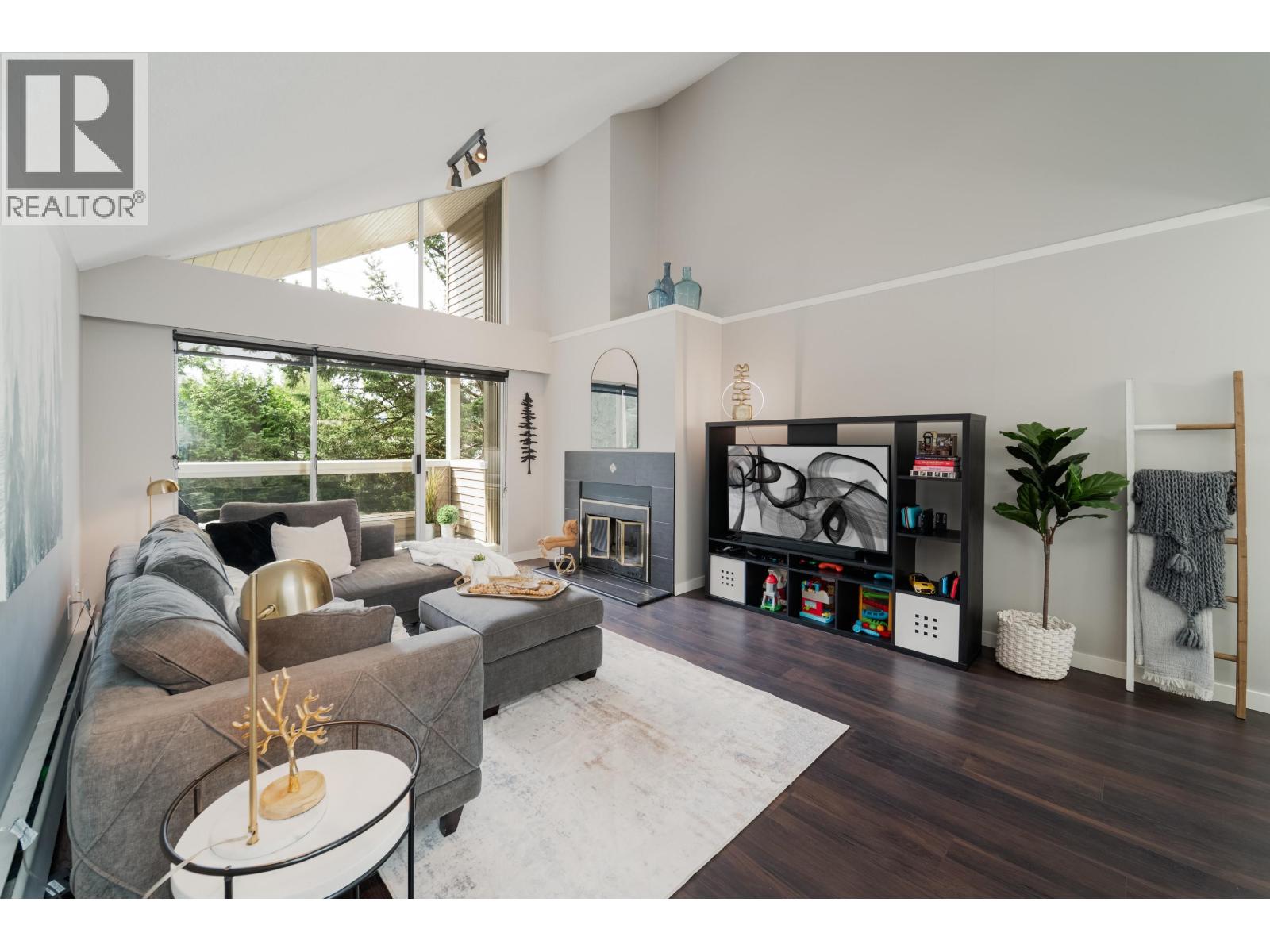 307 932 Robinson Street, Coquitlam, British Columbia  V3J 7R8 - Photo 4 - R3145981