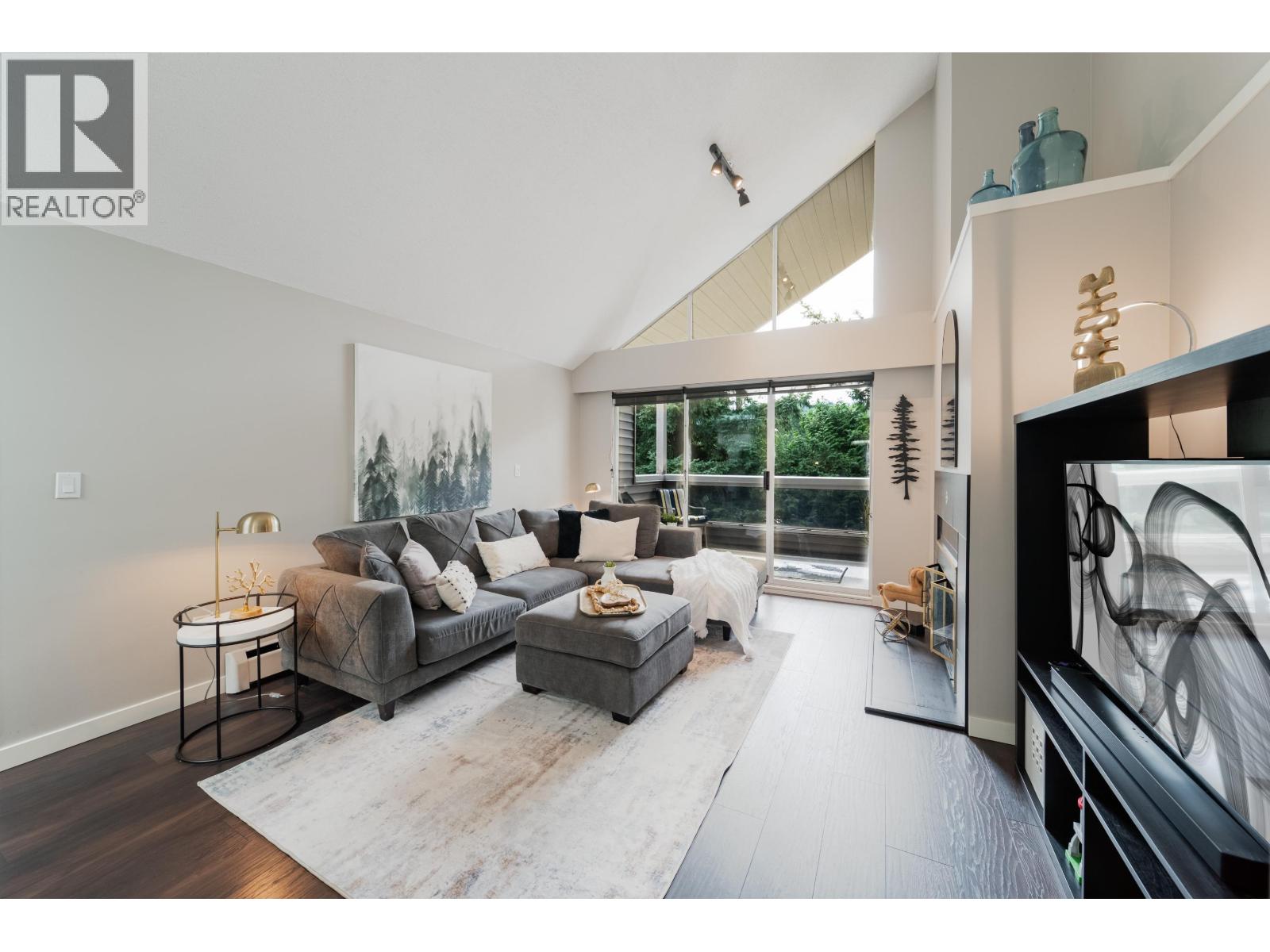 307 932 Robinson Street, Coquitlam, British Columbia  V3J 7R8 - Photo 3 - R3145981