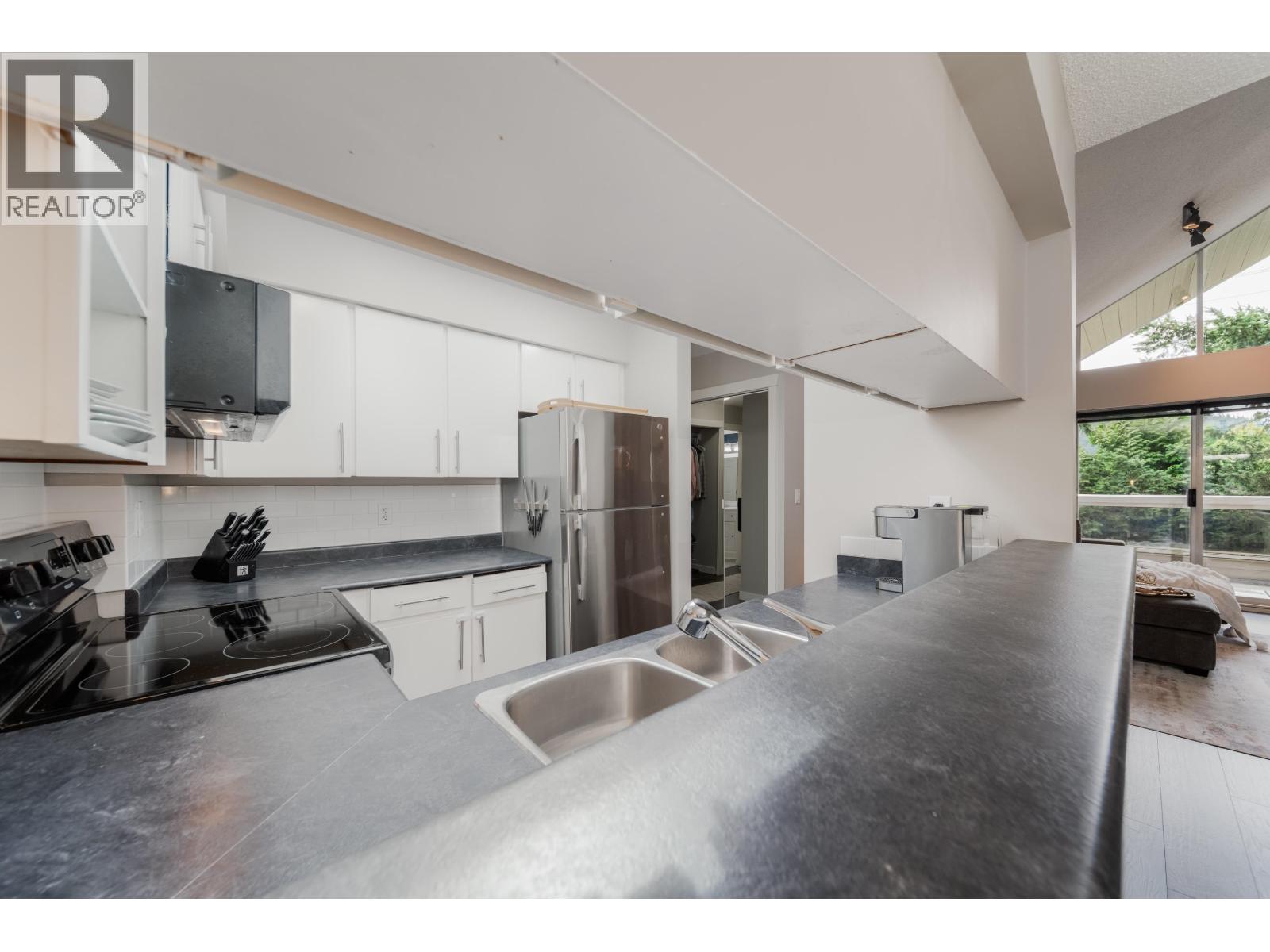 307 932 Robinson Street, Coquitlam, British Columbia  V3J 7R8 - Photo 13 - R3145981