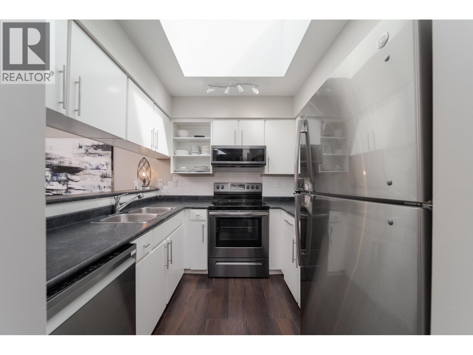 307 932 Robinson Street, Coquitlam, British Columbia  V3J 7R8 - Photo 14 - R3145981