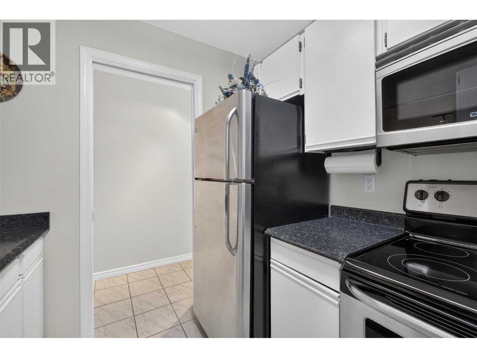3160 De Montreuil Court Unit# 400, Kelowna, British Columbia  V1W 3W3 - Photo 12 - 10395801