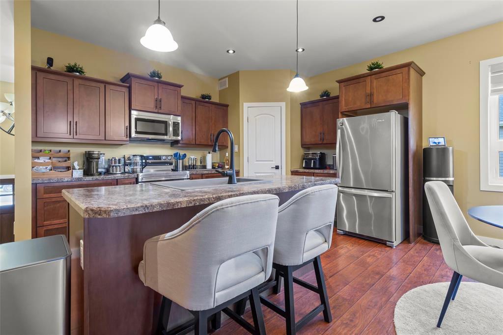 56 Sheila Drive, New Bothwell, Manitoba R0A 1C0 - Photo 4 - 202621341