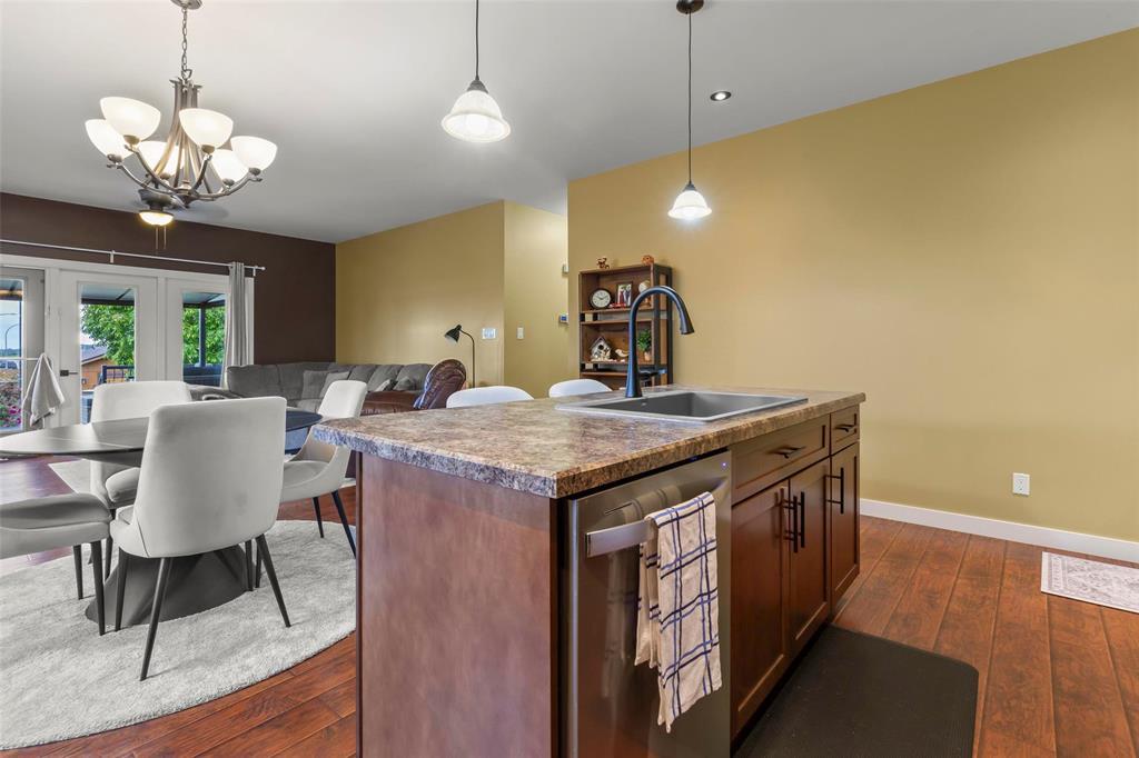 56 Sheila Drive, New Bothwell, Manitoba R0A 1C0 - Photo 6 - 202621341