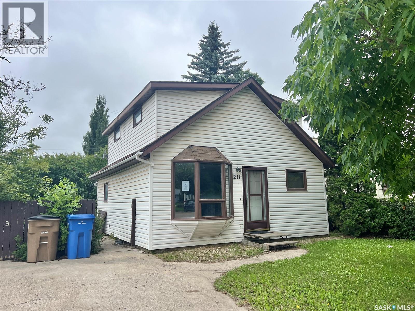 211 2nd Avenue S, Melfort, Saskatchewan  S0E 1A0 - Photo 2 - SK046695