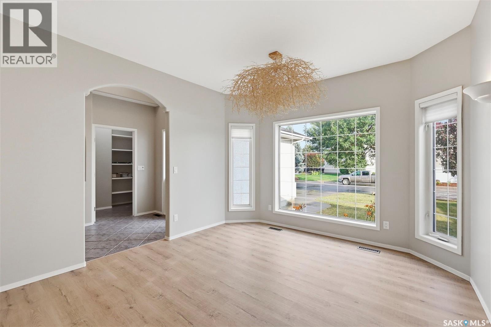 310 Chotem Crescent, Saskatoon, Saskatchewan  S7N 4M3 - Photo 8 - SK046665