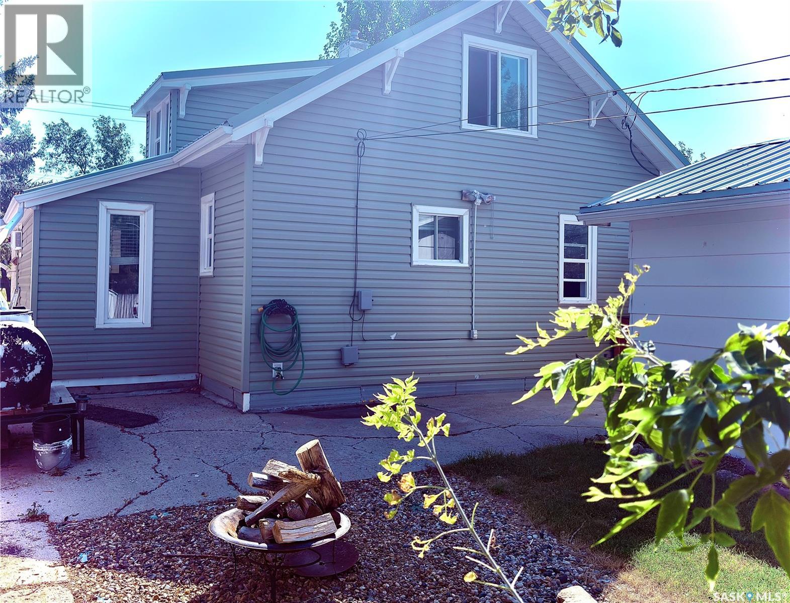 217 7th Avenue E, Assiniboia, Saskatchewan  S0H 0B0 - Photo 37 - SK046425