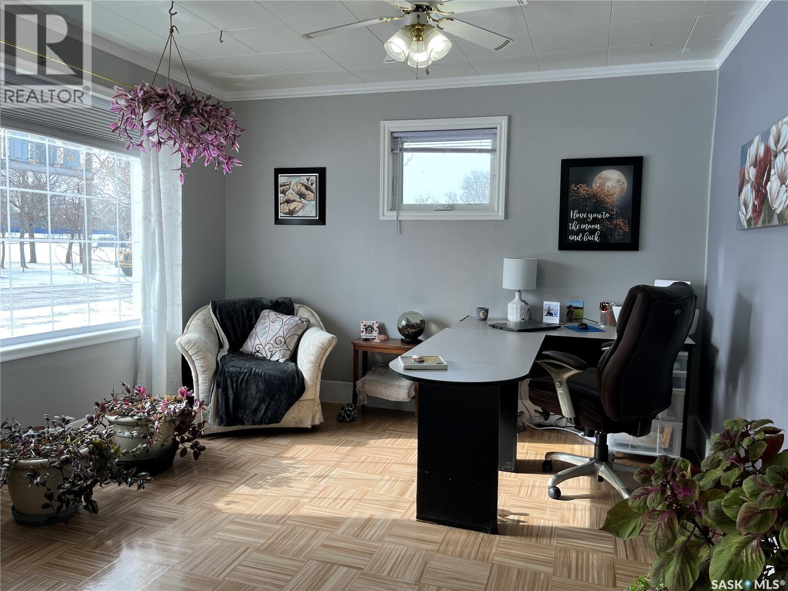 217 7th Avenue E, Assiniboia, Saskatchewan  S0H 0B0 - Photo 6 - SK046425