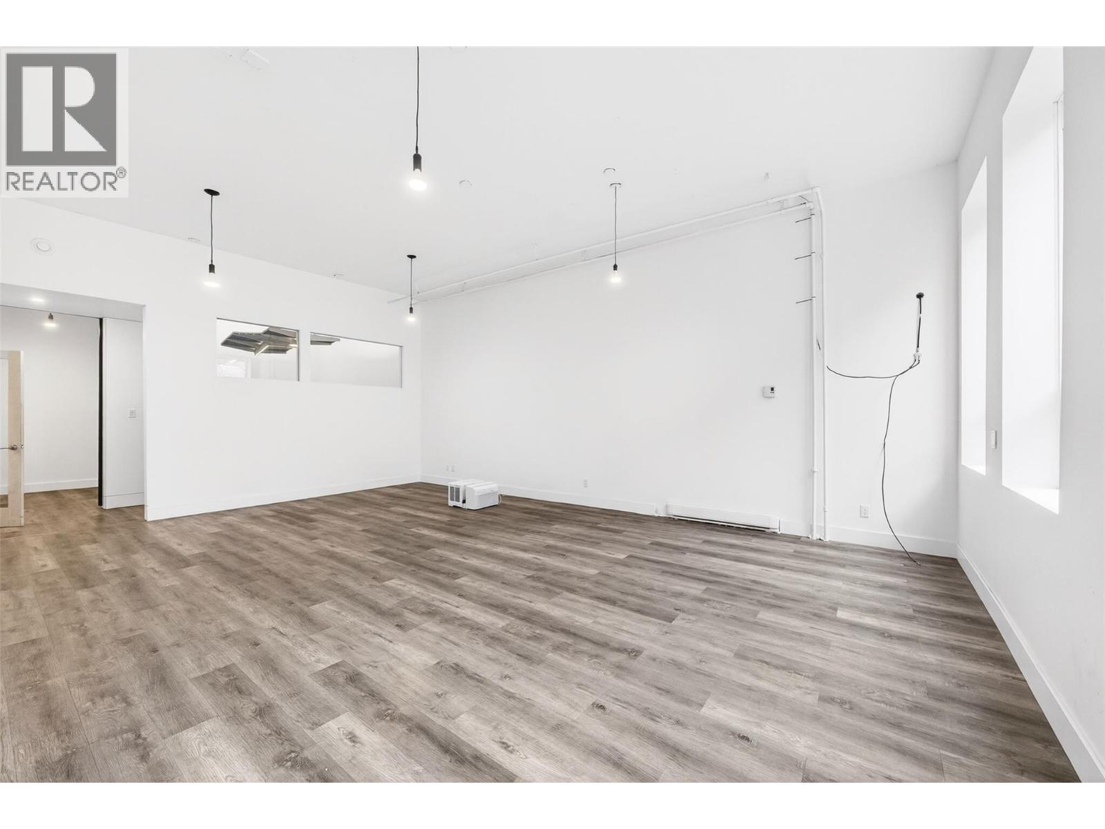533 Baker Street Unit# 2, Nelson, British Columbia  V1L 4H9 - Photo 2 - 10398612