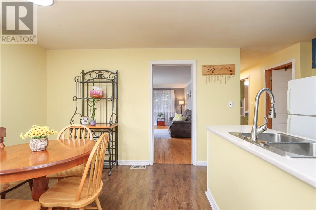 12 Oakwood Avenue, Capreol, Ontario  P0M 1H0 - Photo 7 - 2130000
