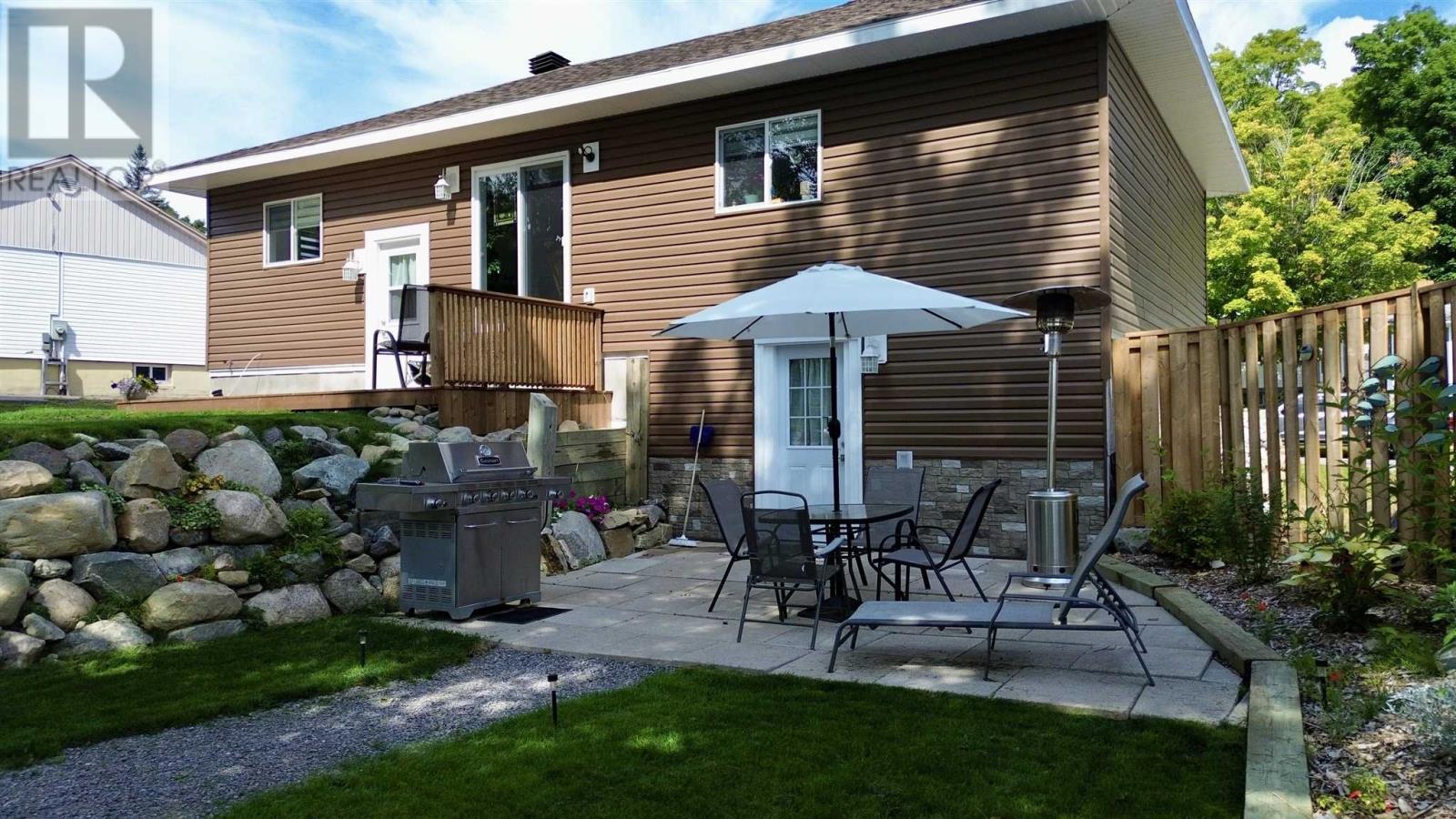 51 Axmith Ave, Elliot Lake, Ontario  P5A 1B5 - Photo 10 - SM262309
