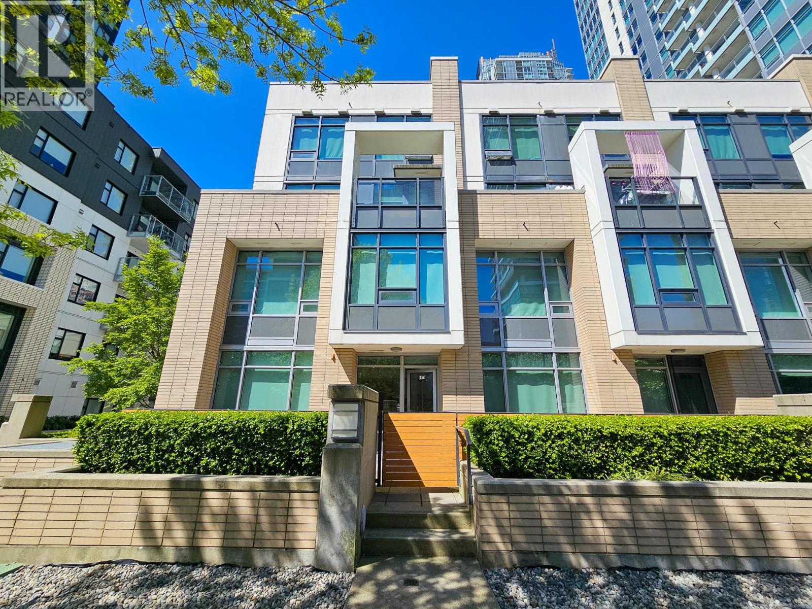 6471 Telford Avenue, Burnaby, British Columbia  V5H 0B6 - Photo 4 - R3158879