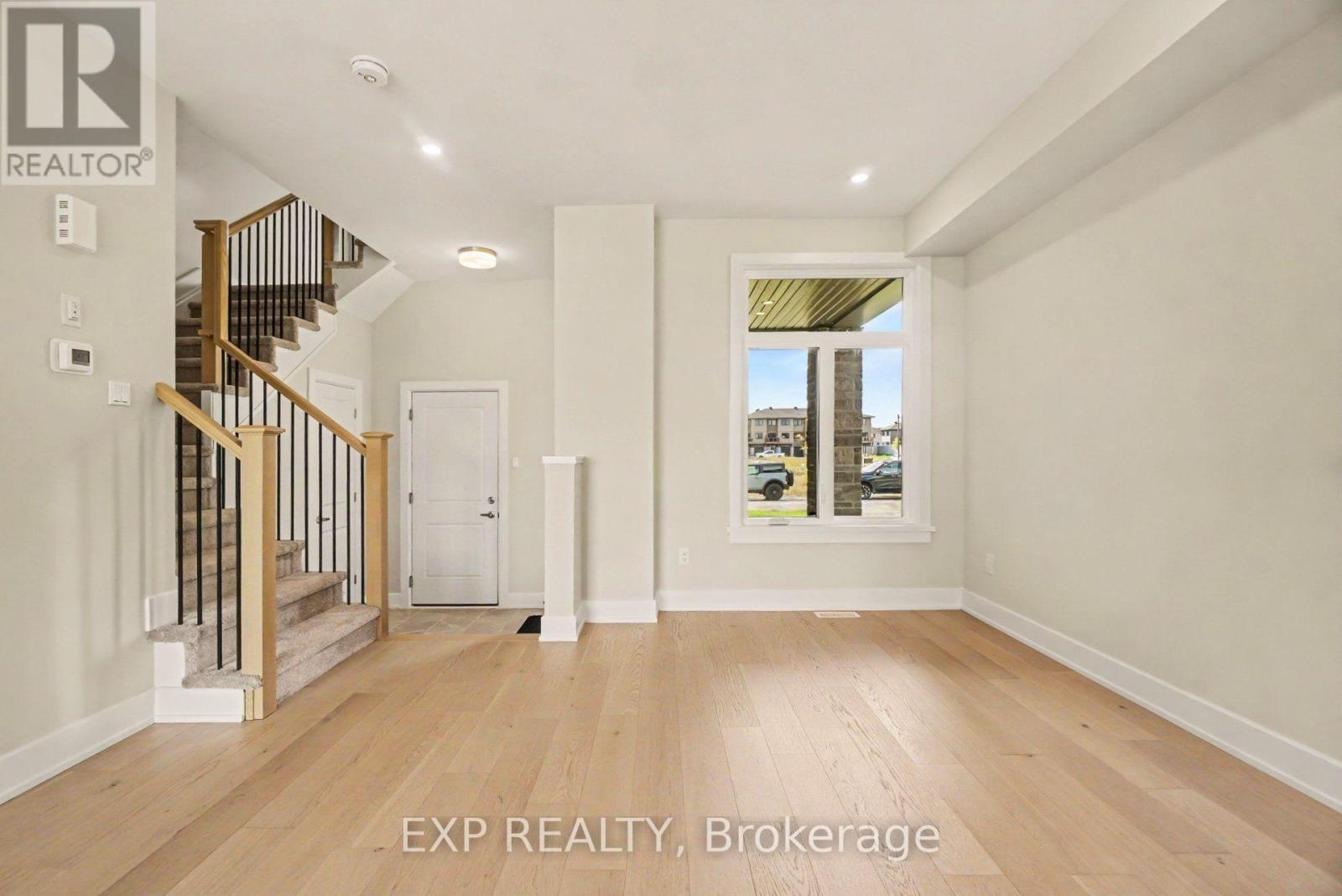 183 Craig Duncan Terrace, Ottawa, Ontario  K2S 3C6 - Photo 3 - X13714626