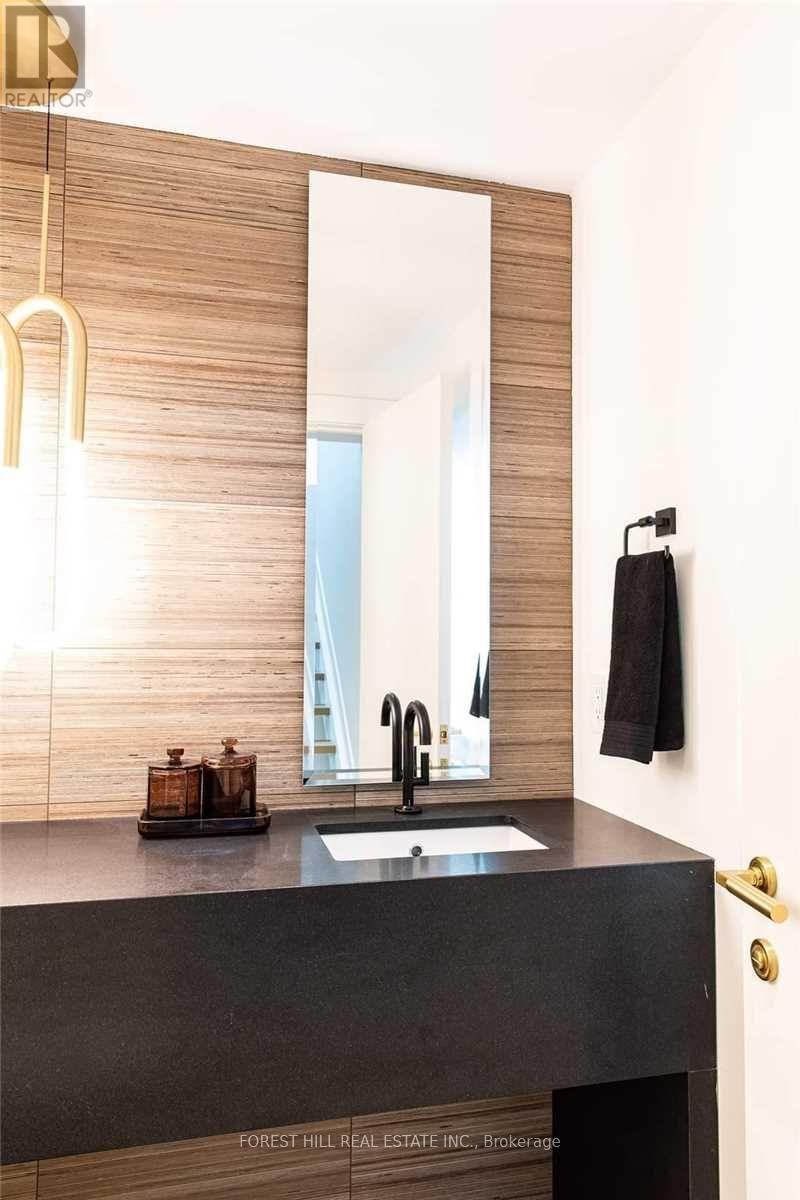 433b Deloraine Avenue, Toronto, Ontario  M5M 2B9 - Photo 15 - C13714574
