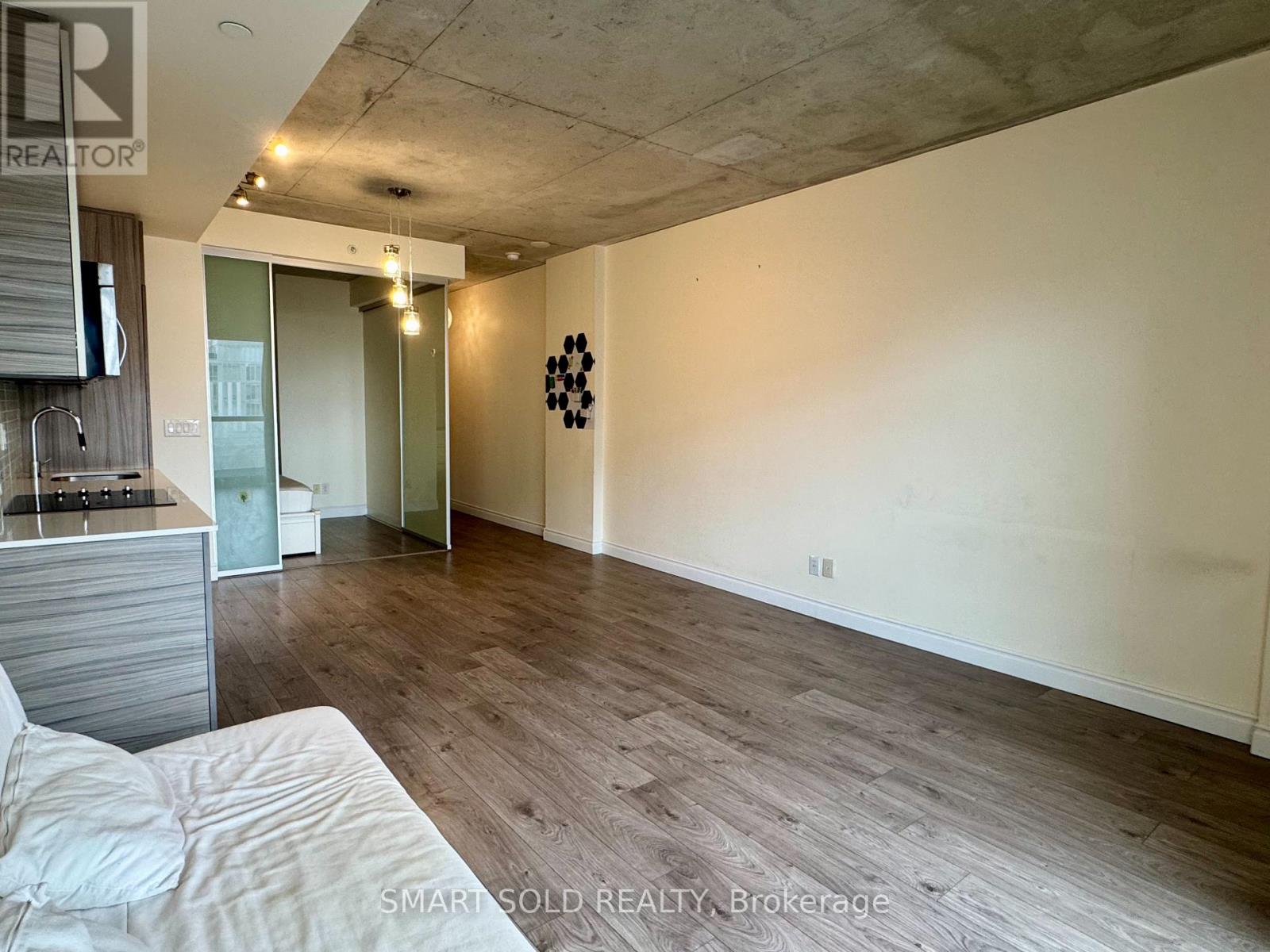 1007 - 210 Simcoe Street, Toronto, Ontario  M5T 0A9 - Photo 5 - C13714614