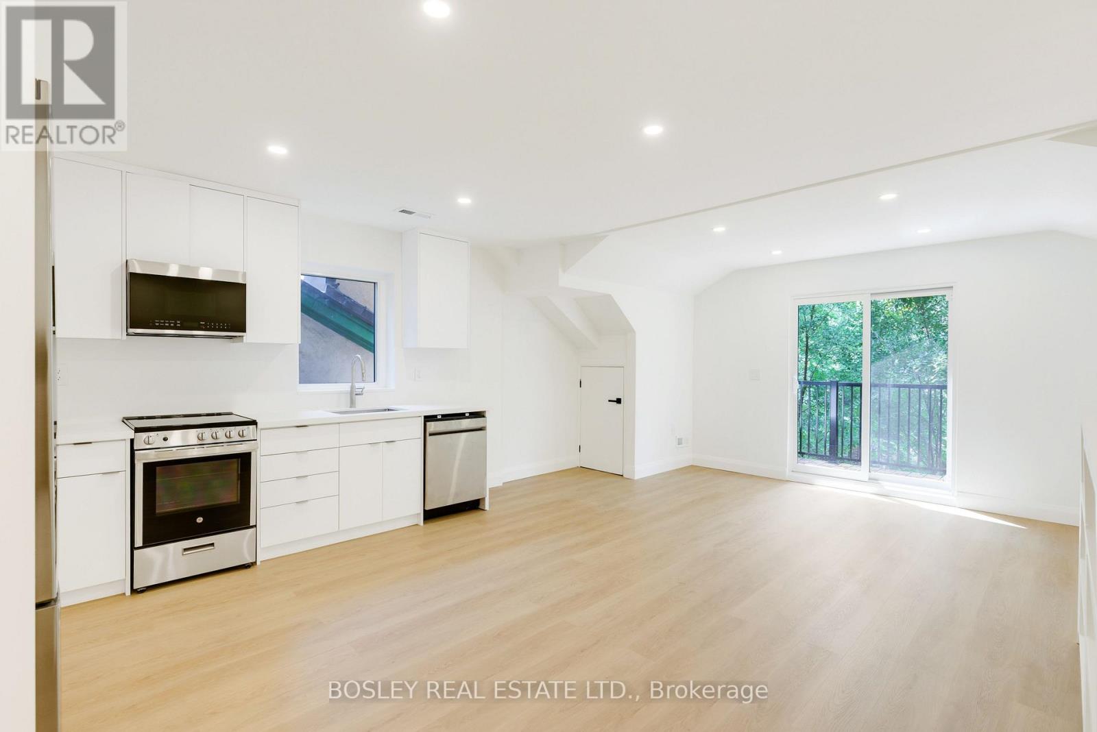 A - 225 Gainsborough Road, Toronto, Ontario  M4L 3C7 - Photo 10 - E13714424