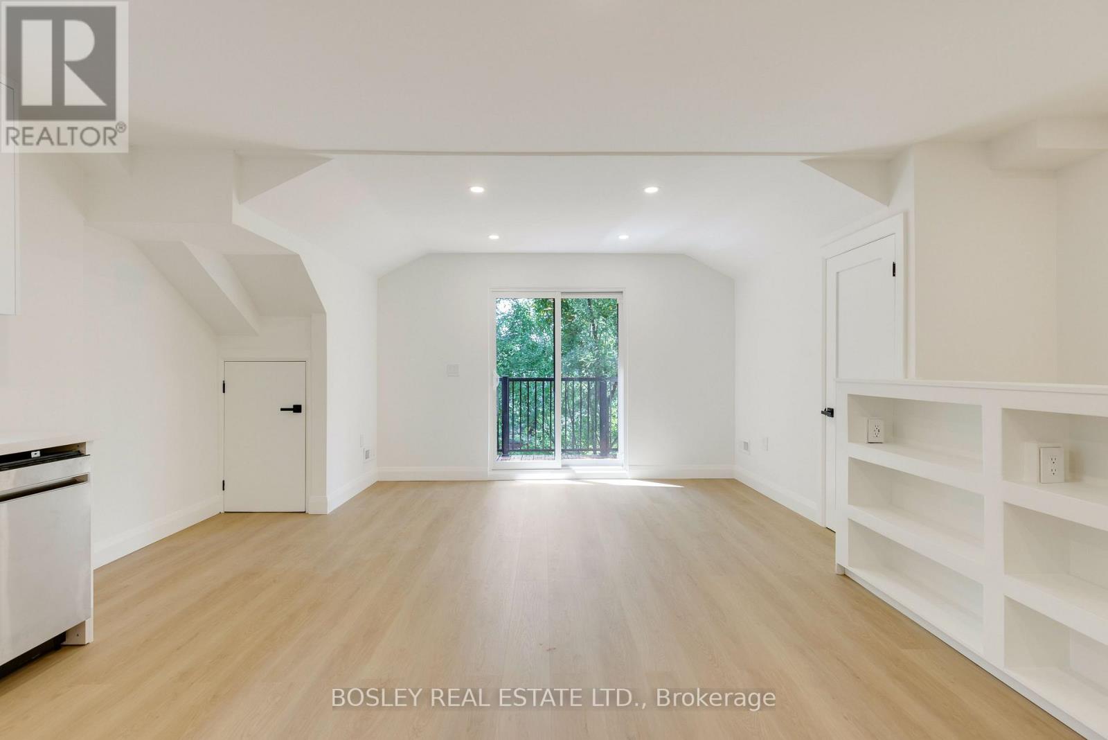 A - 225 Gainsborough Road, Toronto, Ontario  M4L 3C7 - Photo 11 - E13714424