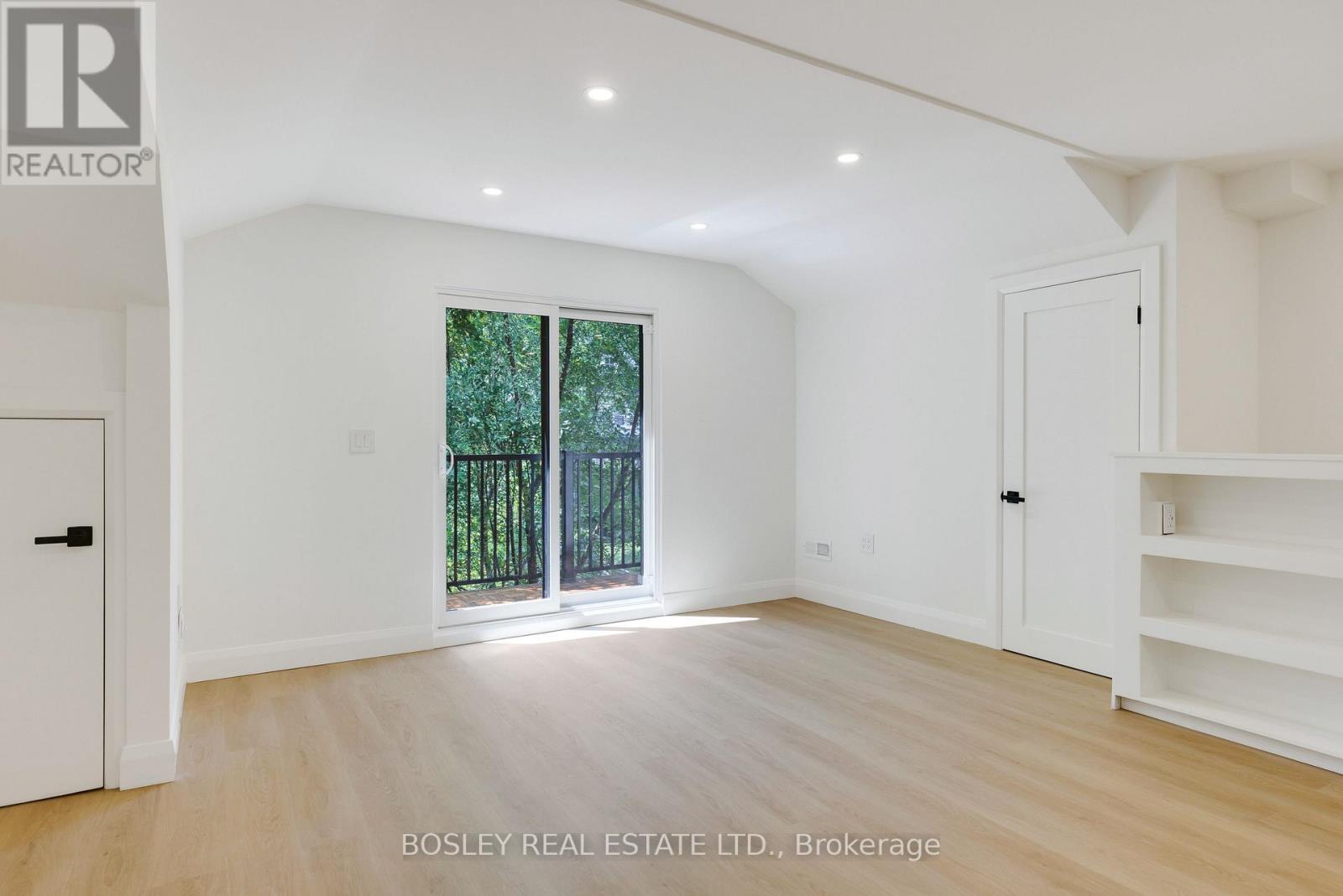 A - 225 Gainsborough Road, Toronto, Ontario  M4L 3C7 - Photo 12 - E13714424