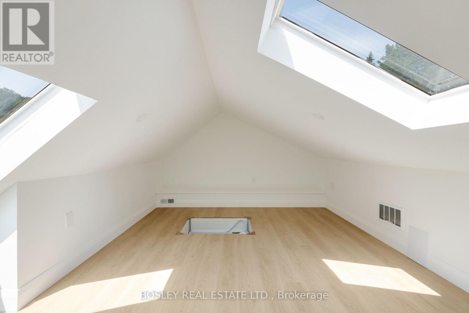 A - 225 Gainsborough Road, Toronto, Ontario  M4L 3C7 - Photo 19 - E13714424