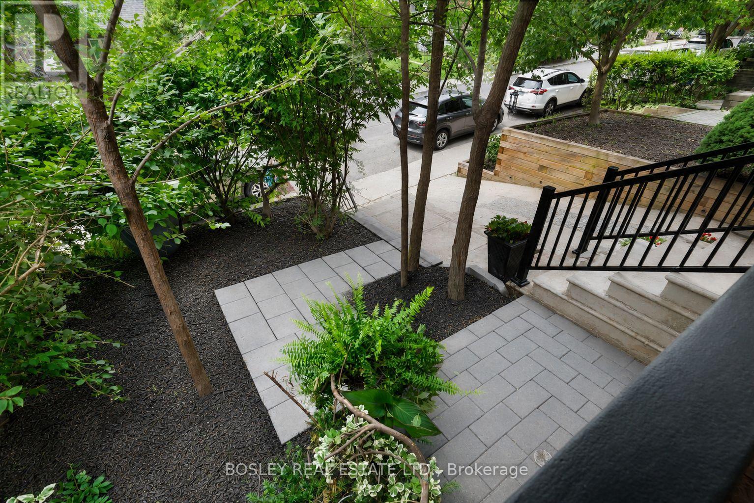 A - 225 Gainsborough Road, Toronto, Ontario  M4L 3C7 - Photo 4 - E13714424