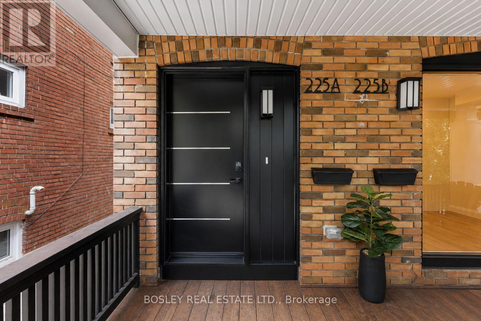 A - 225 Gainsborough Road, Toronto, Ontario  M4L 3C7 - Photo 5 - E13714424