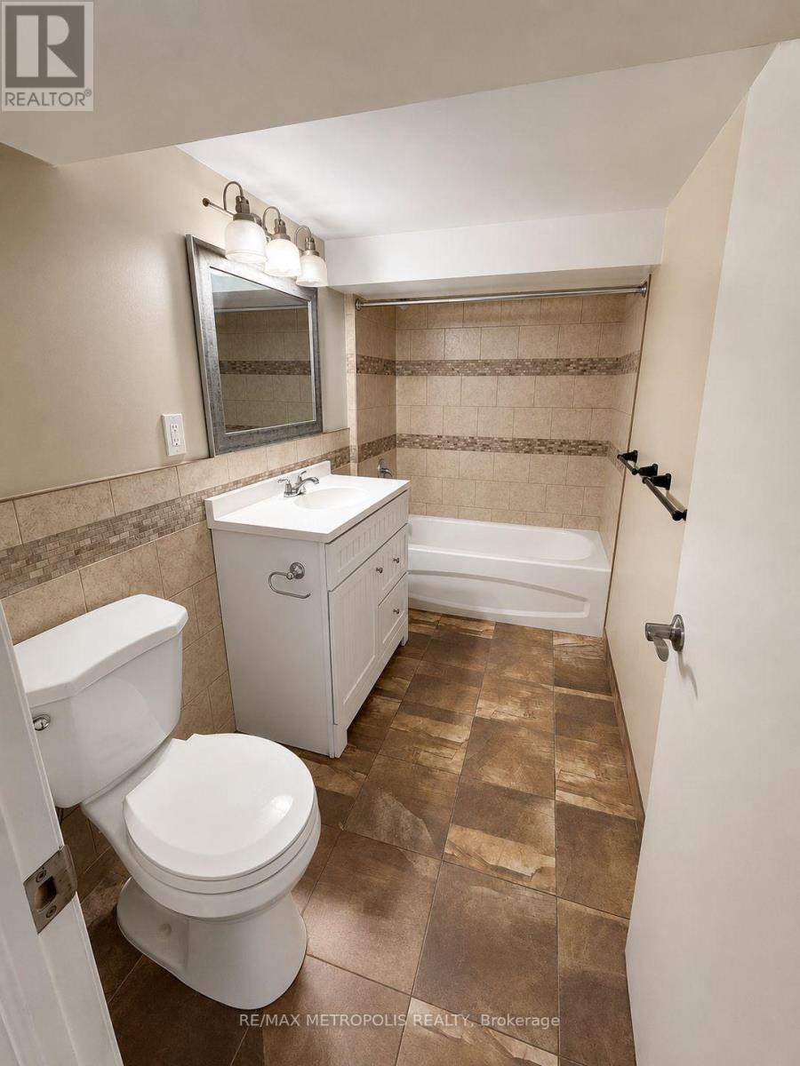 57 Midland Avenue, Toronto, Ontario  M1N 3Z8 - Photo 8 - E13714470