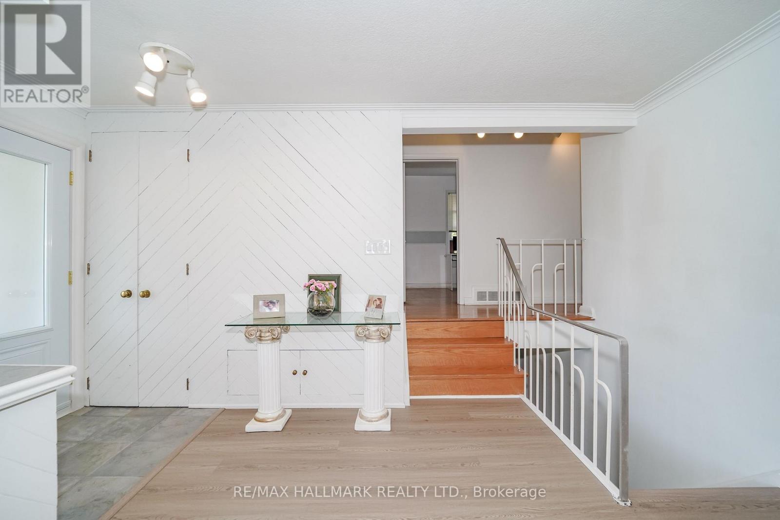 54 Charlemont Crescent, Toronto, Ontario  M1T 1M4 - Photo 12 - E13714628