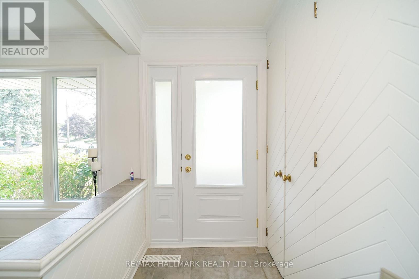 54 Charlemont Crescent, Toronto, Ontario  M1T 1M4 - Photo 6 - E13714628