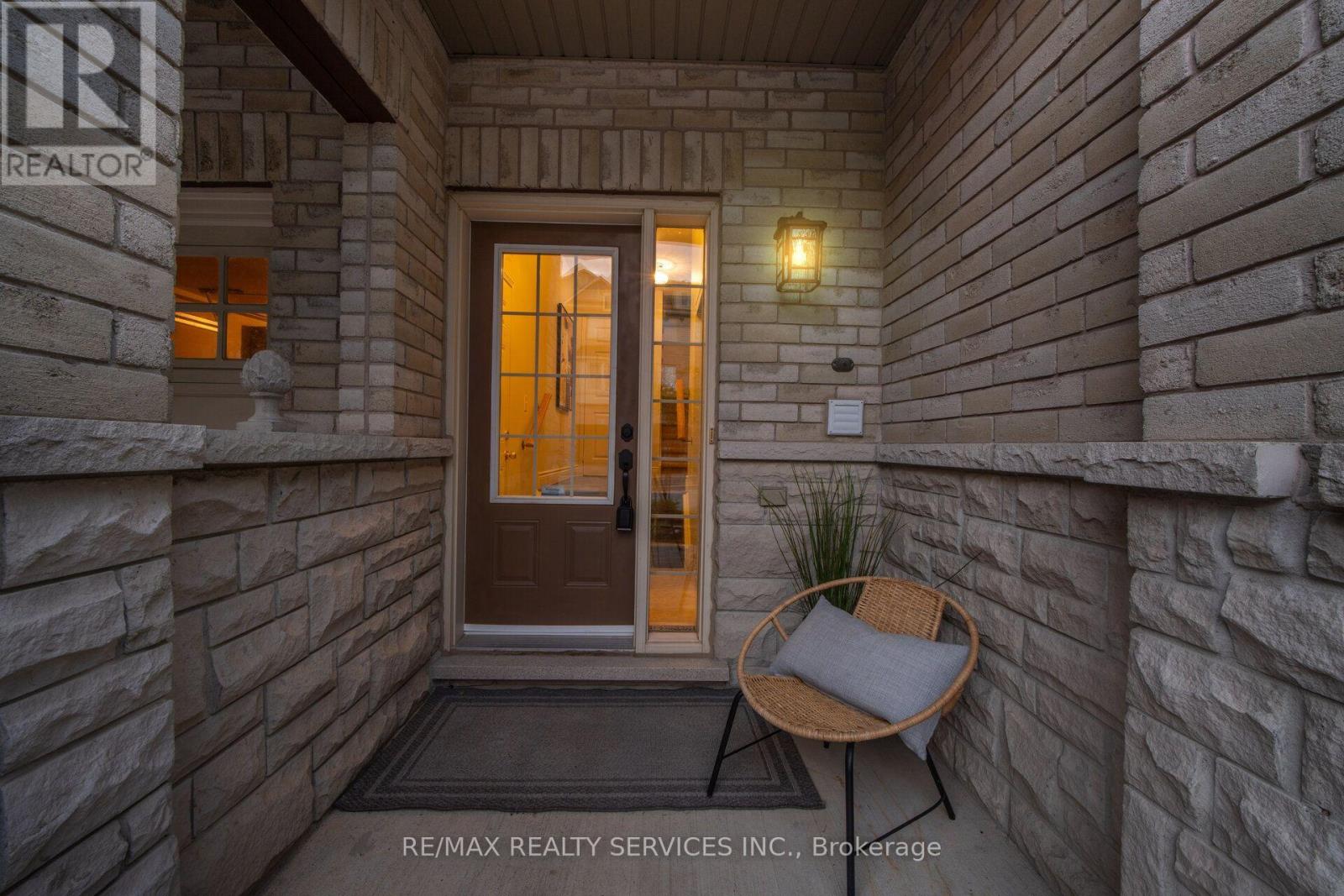 23 Clowes Street, Ajax, Ontario  L1Z 0K9 - Photo 6 - E13714684