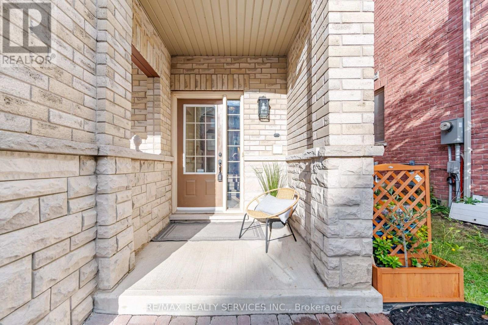 23 Clowes Street, Ajax, Ontario  L1Z 0K9 - Photo 7 - E13714684