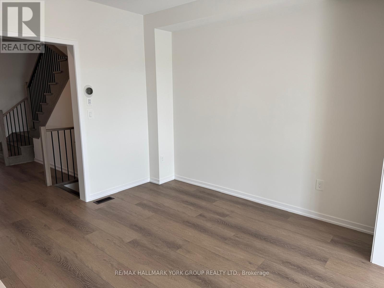 7 Thomas Smith Street, Georgina, Ontario  L4P 0S3 - Photo 11 - N13714464