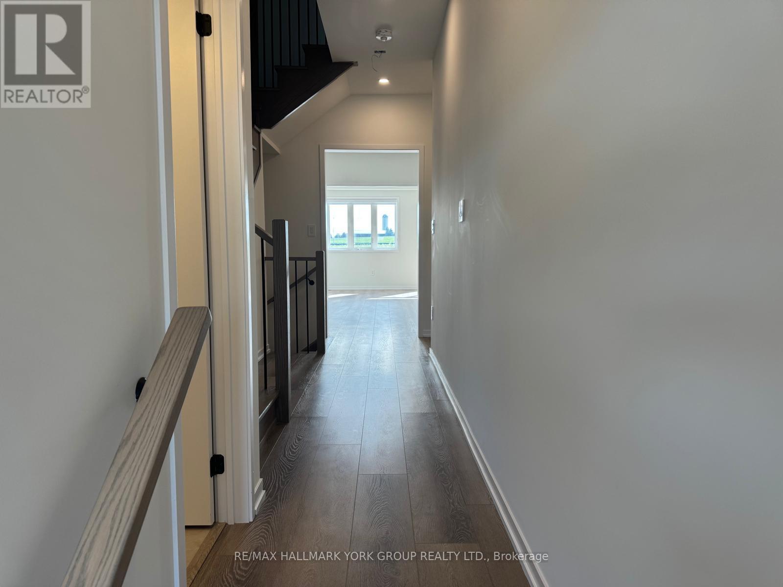 7 Thomas Smith Street, Georgina, Ontario  L4P 0S3 - Photo 4 - N13714464