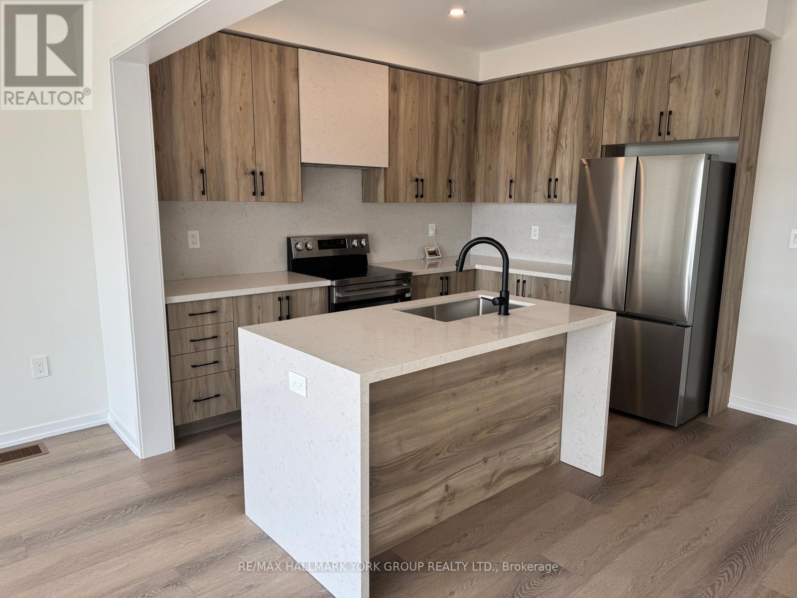 7 Thomas Smith Street, Georgina, Ontario  L4P 0S3 - Photo 6 - N13714464
