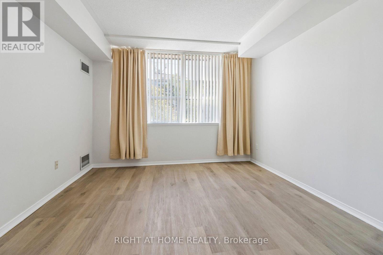 106 - 7398 Yonge Street, Vaughan, Ontario  L4J 8J2 - Photo 10 - N13714548