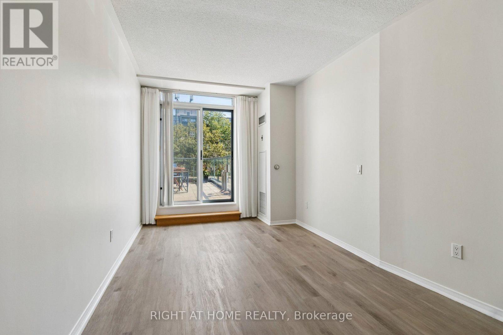 106 - 7398 Yonge Street, Vaughan, Ontario  L4J 8J2 - Photo 4 - N13714548