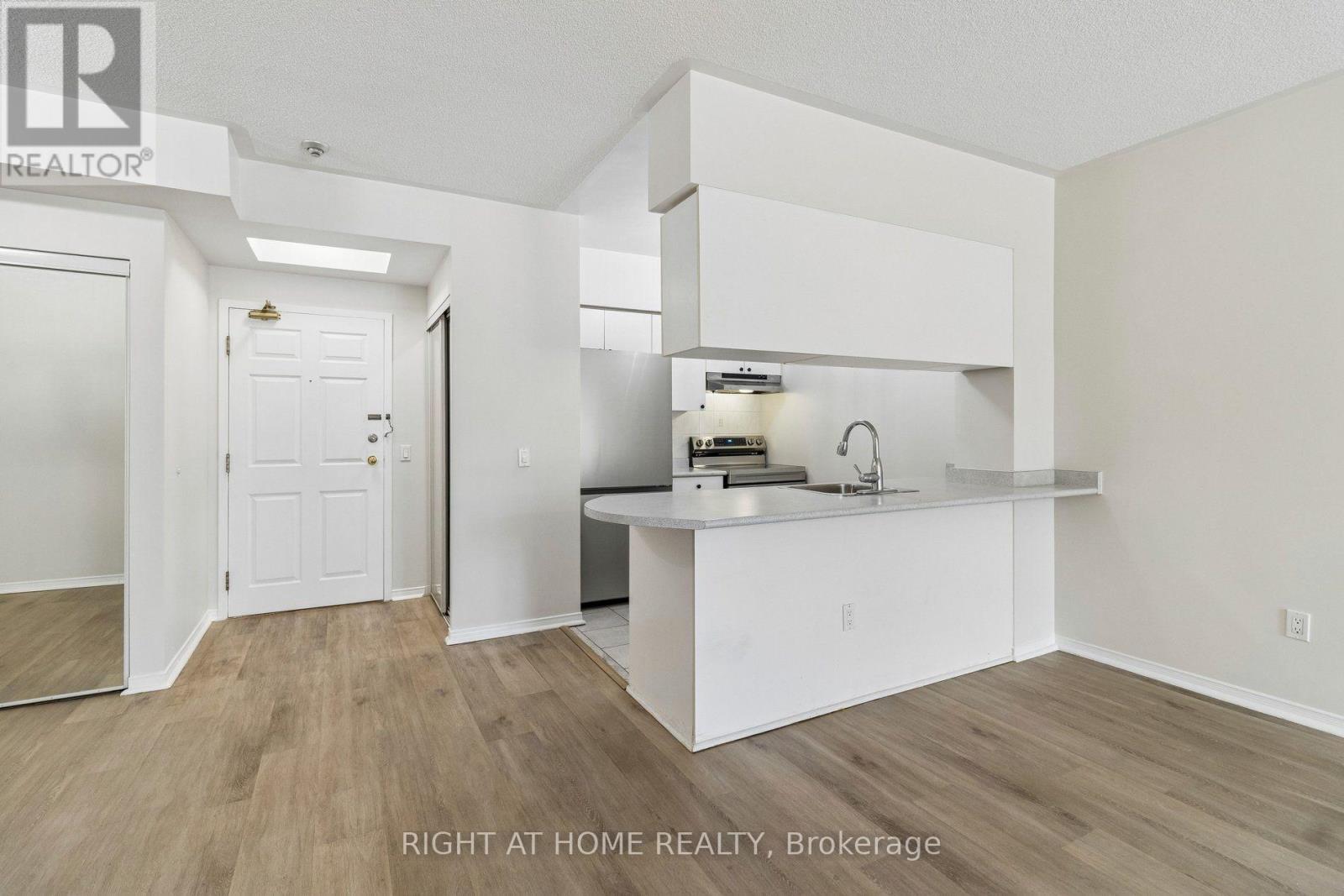106 - 7398 Yonge Street, Vaughan, Ontario  L4J 8J2 - Photo 8 - N13714548