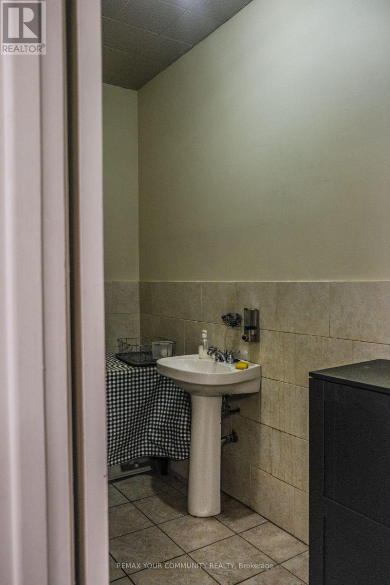 207 - 10212 Yonge Street, Richmond Hill, Ontario  L4C 3B6 - Photo 11 - N13714650