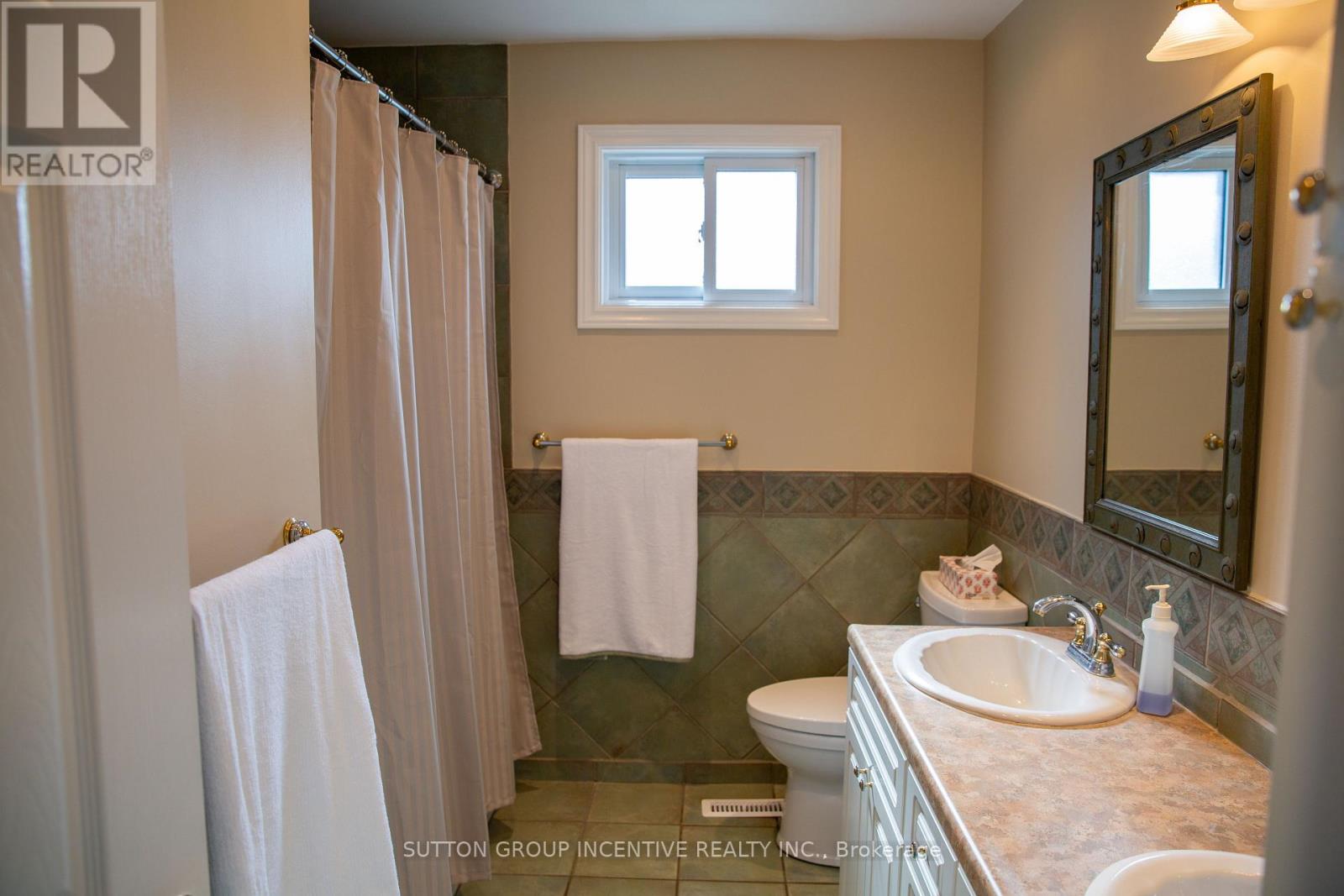 160 Walton Drive, Aurora, Ontario  L4G 3R8 - Photo 28 - N13714666