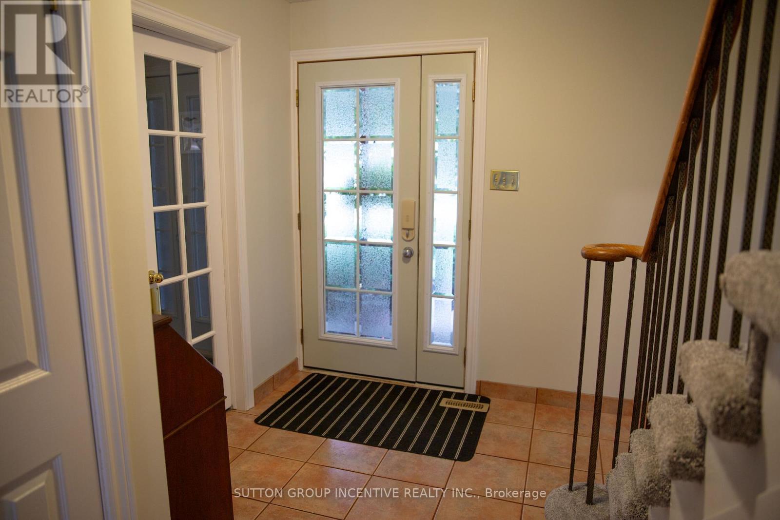 160 Walton Drive, Aurora, Ontario  L4G 3R8 - Photo 4 - N13714666