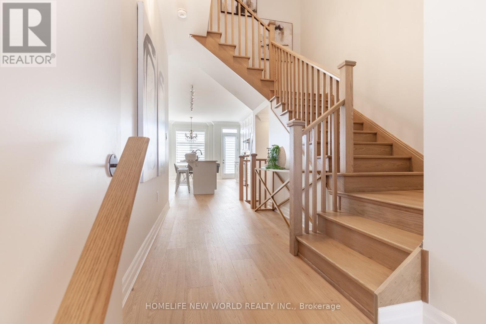 20 Brock Meadow Crescent, Markham, Ontario L6C 3L9 - Photo 4 - N13714672