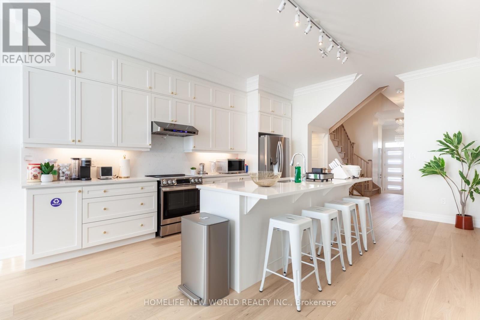 20 Brock Meadow Crescent, Markham, Ontario L6C 3L9 - Photo 8 - N13714672