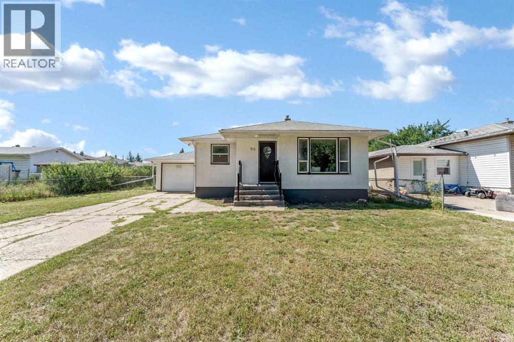 56 Robertson Way SW, medicine hat, Alberta