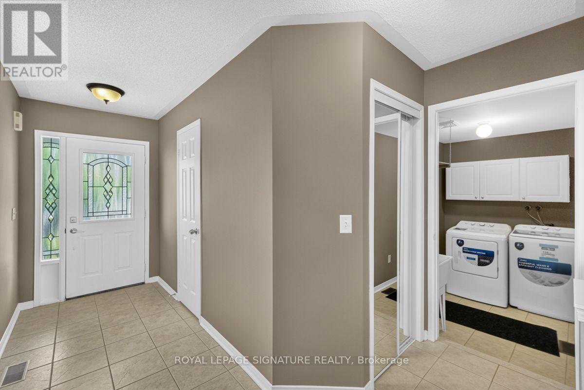 19 Mossgrove Crescent, Brampton, Ontario  L7A 3E6 - Photo 5 - W13714440