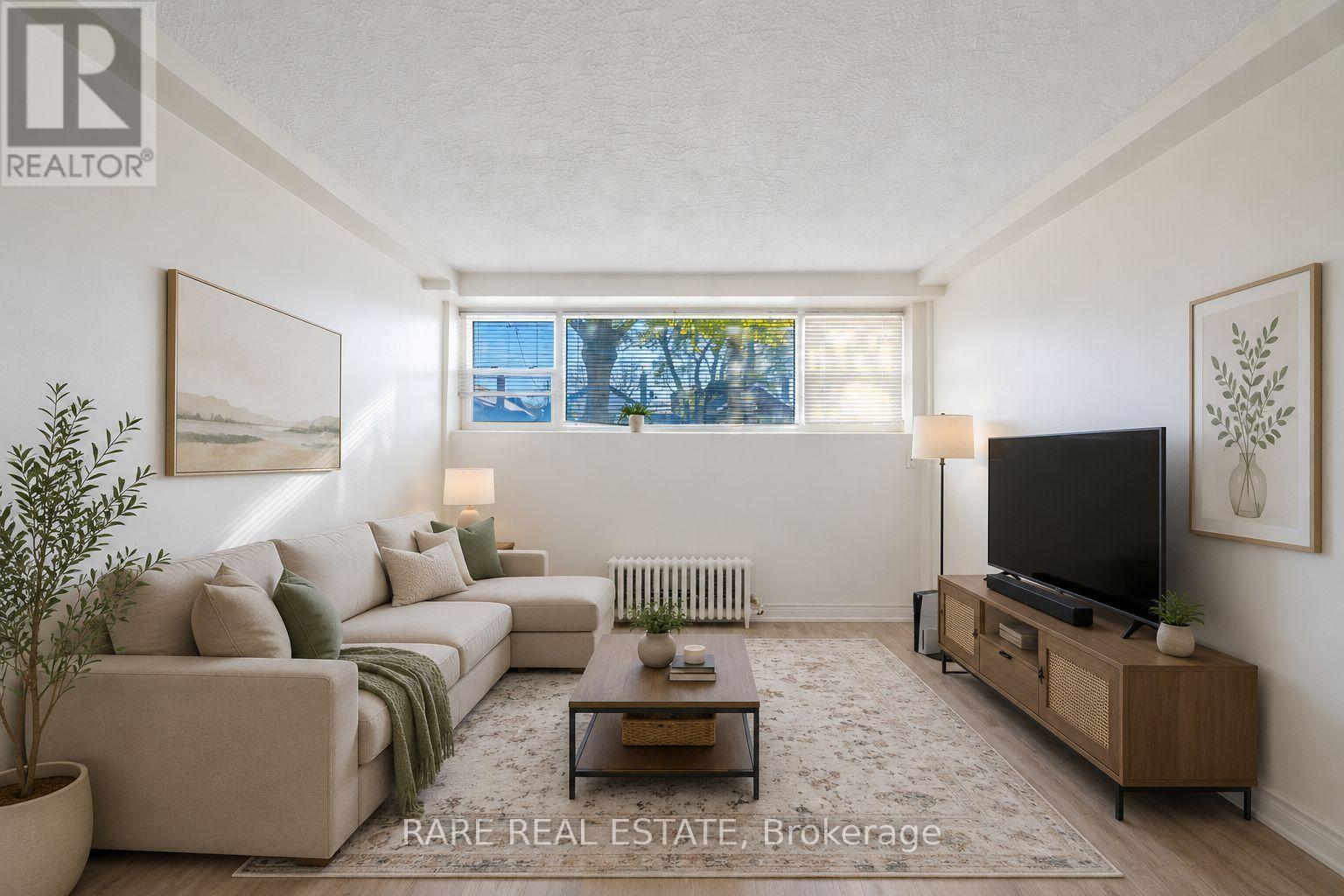 1 - 352 Hopewell Avenue, Toronto, Ontario  M6E 2S2 - Photo 2 - W13714448