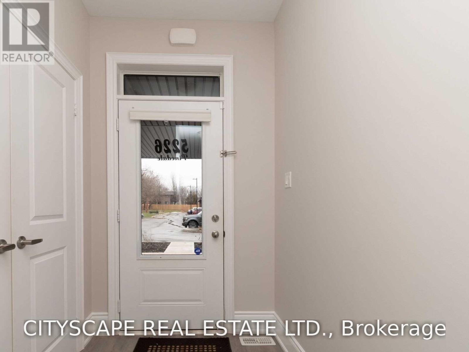 5226 Pinedale Drive, Burlington, Ontario  L7L 4J1 - Photo 3 - W13714496
