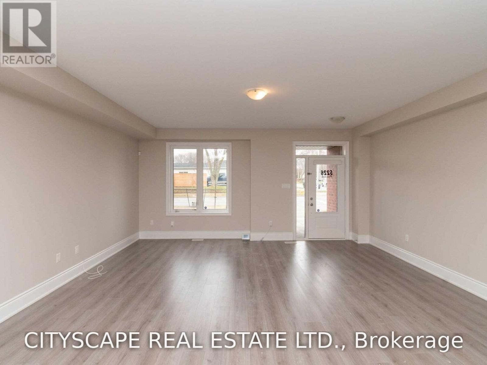 5226 Pinedale Drive, Burlington, Ontario  L7L 4J1 - Photo 7 - W13714496