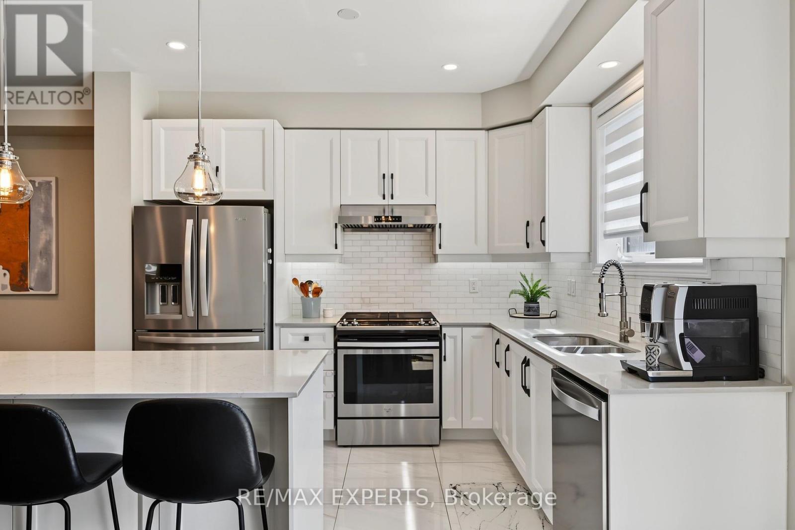 9 Tormore Road, Caledon, Ontario  L7E 4K8 - Photo 6 - W13714502