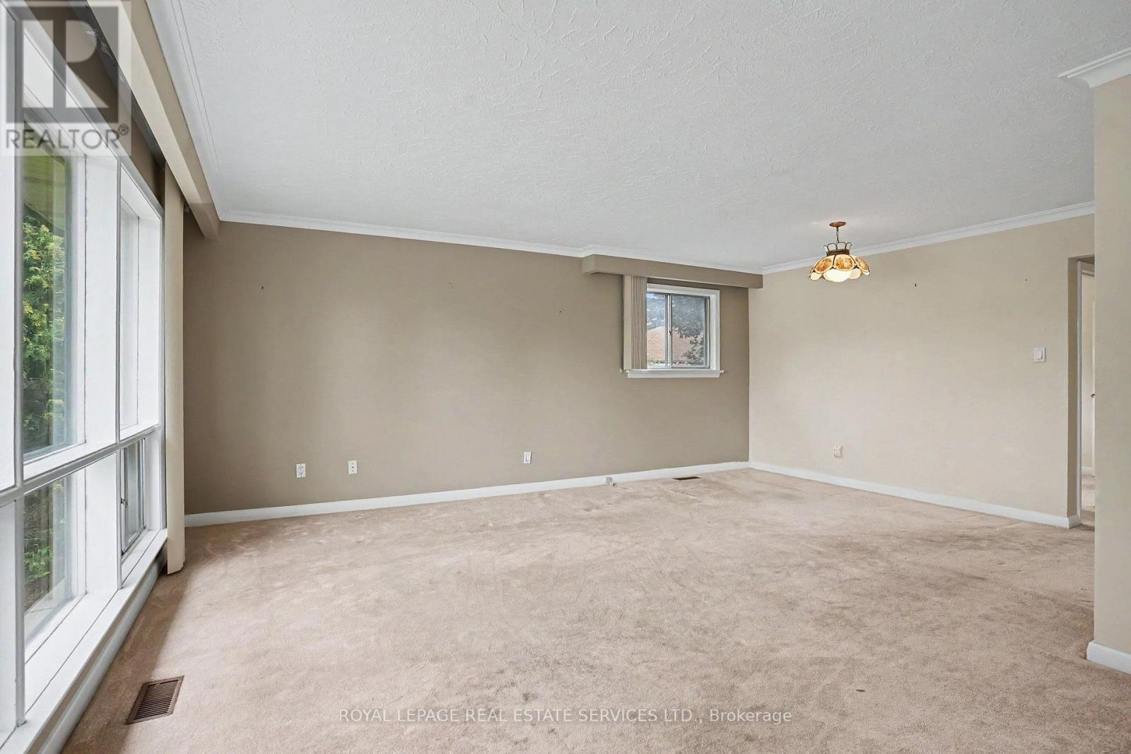 110 Celestine Drive, Toronto, Ontario  M9R 3N9 - Photo 11 - W13714520
