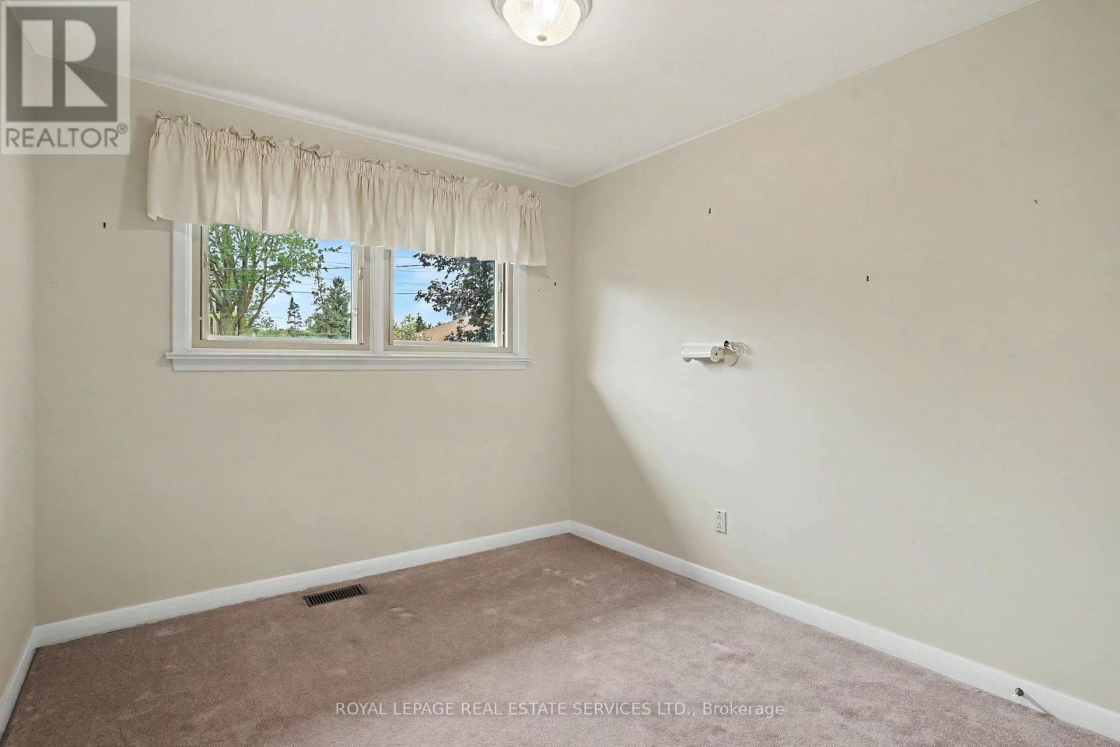 110 Celestine Drive, Toronto, Ontario  M9R 3N9 - Photo 19 - W13714520